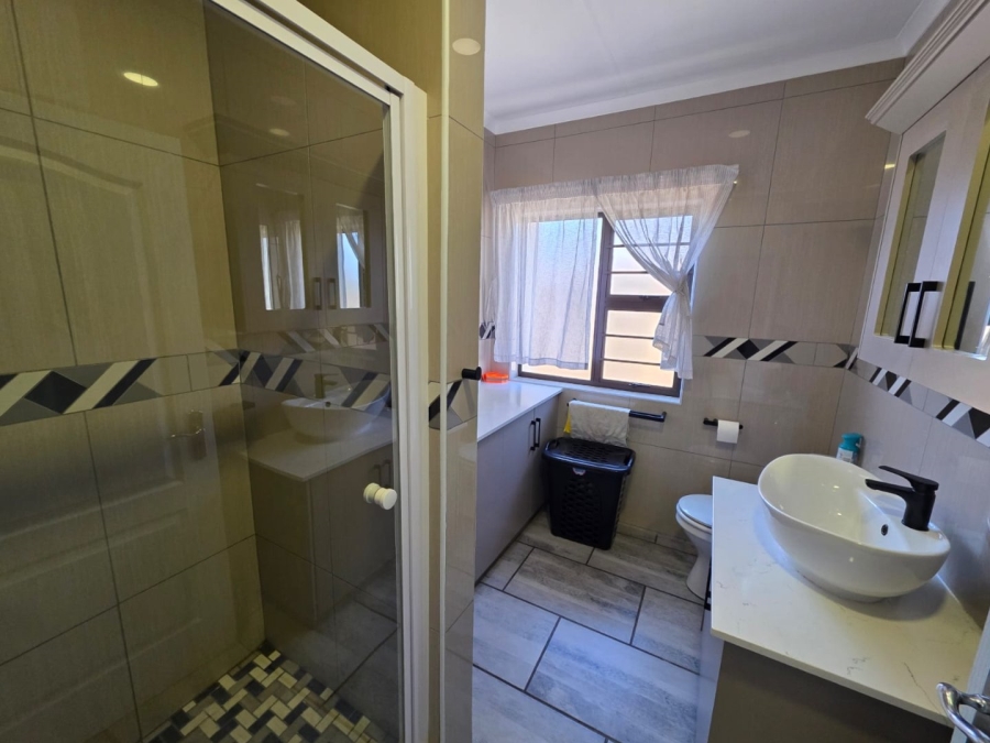 To Let 3 Bedroom Property for Rent in La Provance Free State